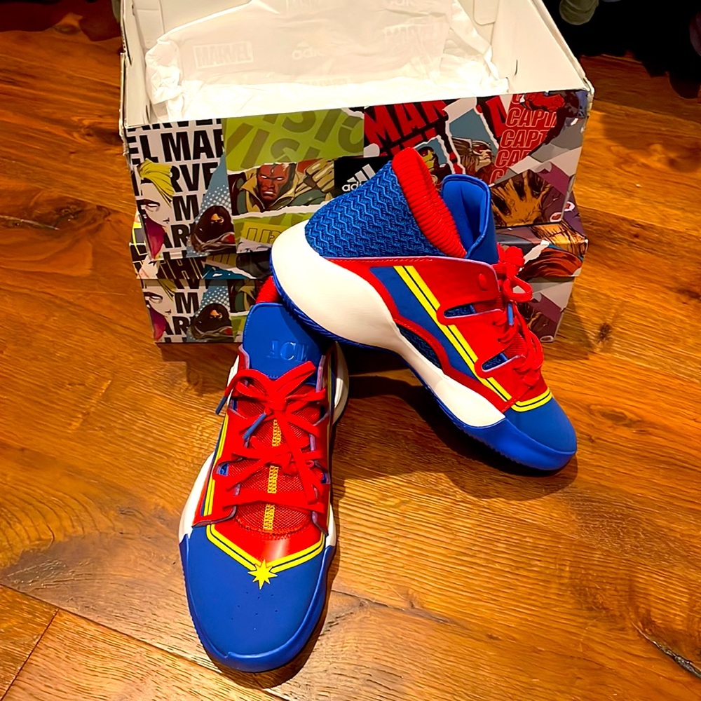 ACE adidas Marvel basketball shoes limited edition size 7.5 new in box